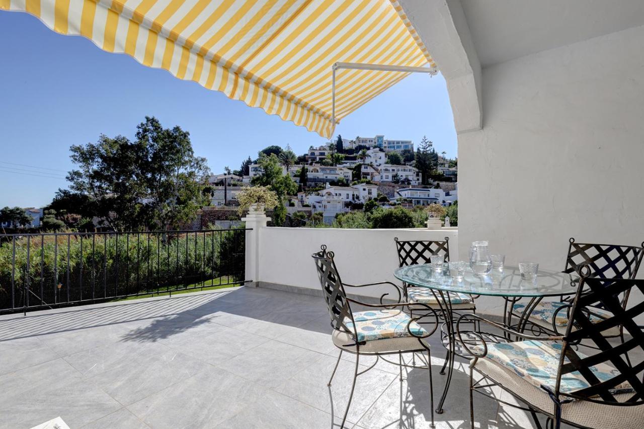 Quaint 2 Bedroom Townhouse With Pool Close To Sea! Benalmadena Exterior photo