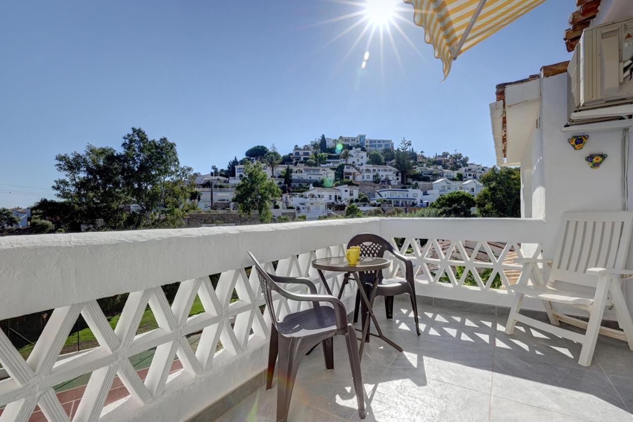 Quaint 2 Bedroom Townhouse With Pool Close To Sea! Benalmadena Exterior photo