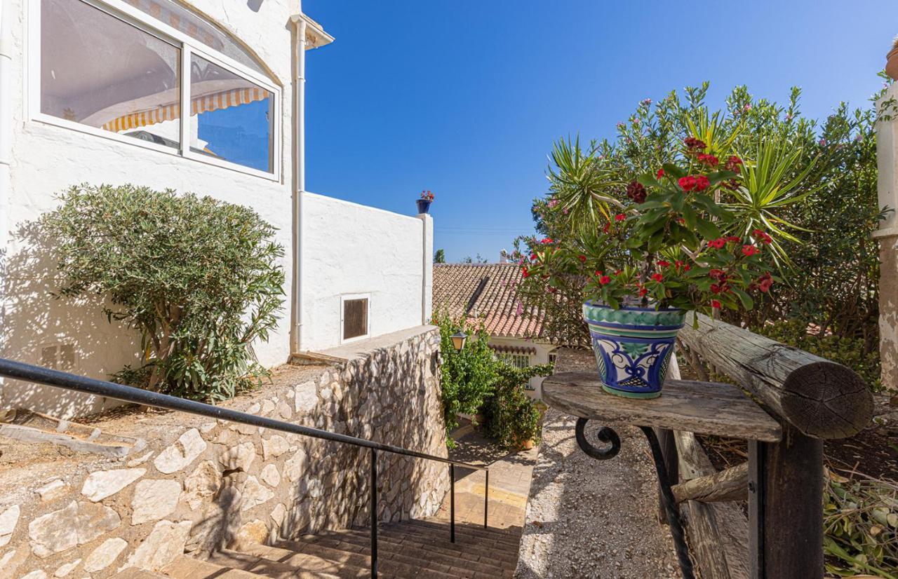 Quaint 2 Bedroom Townhouse With Pool Close To Sea! Benalmadena Exterior photo