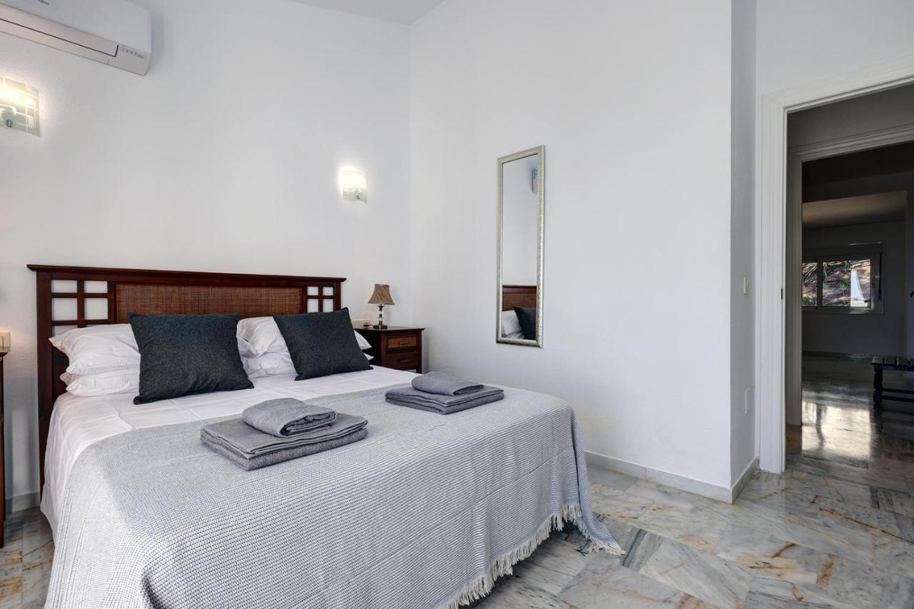 Quaint 2 Bedroom Townhouse With Pool Close To Sea! Benalmadena Exterior photo